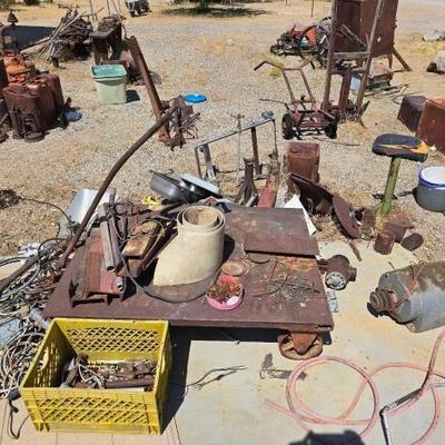 #1062 • Metal Cart Jack Stands and Parts
