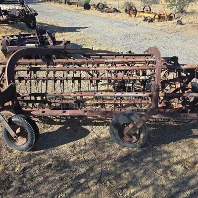 #110 • Ferguson Side Delivery Hay Rake Implement
