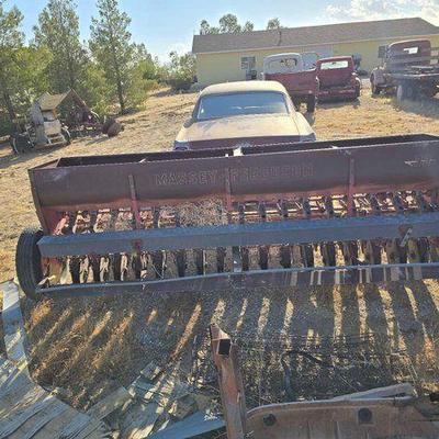 #4114 • Massey-Ferguson 33 Grain Drill Tractor Implement
