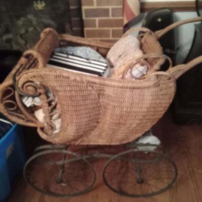 Wicker baby coach
