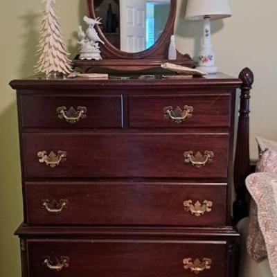 Sale Photo Thumbnail #18: Dresser