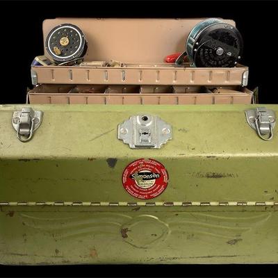 IRGR620 Full Vintage Simonsen Tackle Box	This lot includes a vintage Simonsen tackle box made in green aluminum with fold out trays, with...