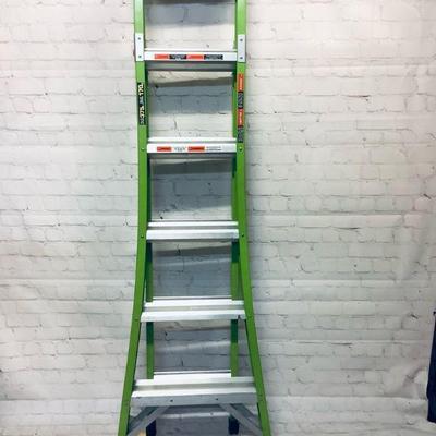 MANA800 Little Giant King Kombo Multi-purpose Ladder	Multi-purpose ladder with leaning, stepladder, and straight ladder setups. Snuggly...