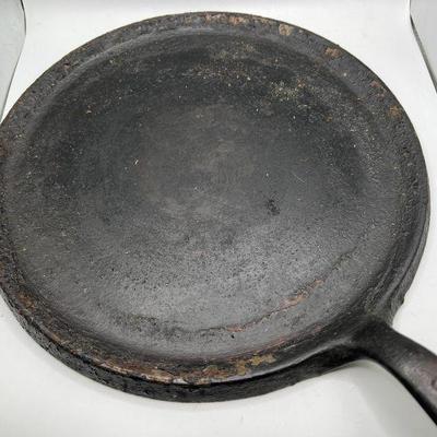 10 1/2” Cast Iron Griddle
