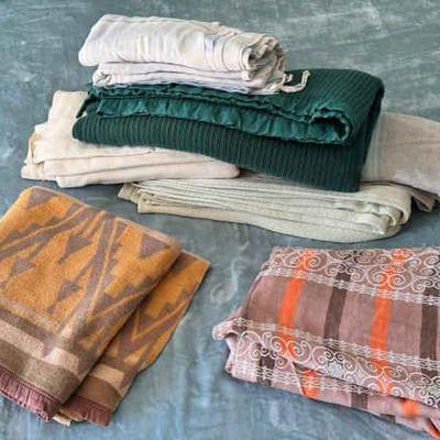 (7) Blankets
