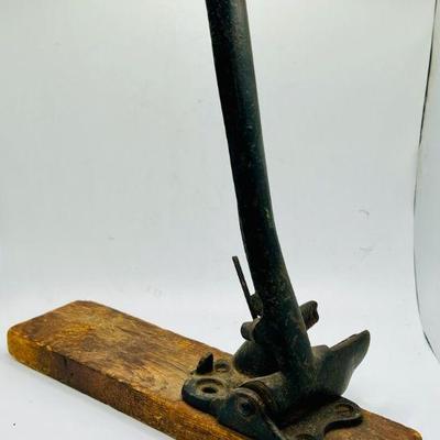 Vintage Cast Iron Nut Cracker
