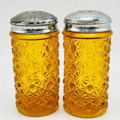 Vintage Marigold Daisy & Button Glass Shakers
