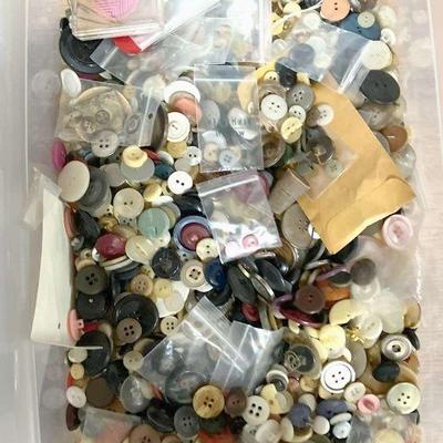 Tray Lot of Vintage & Antique Buttons
