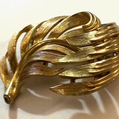 Signed Gold Tone Pin
