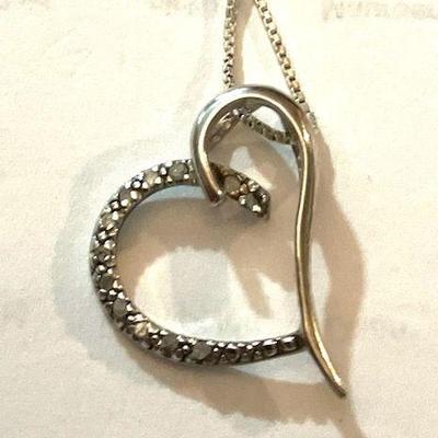 Gold Tone Chain with Stylized Heart Pendant
