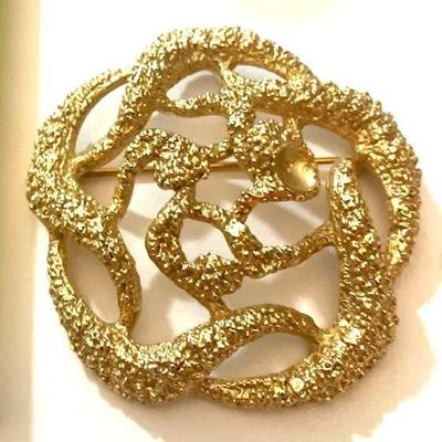 Vintage Gold Tone Pin