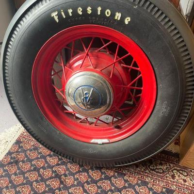 1930s Ford Wire Wheel w/cover