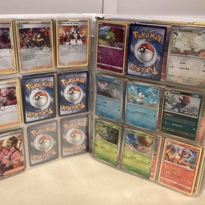 MMB051 Binder Of Over 500 Pokémon Trading Cards