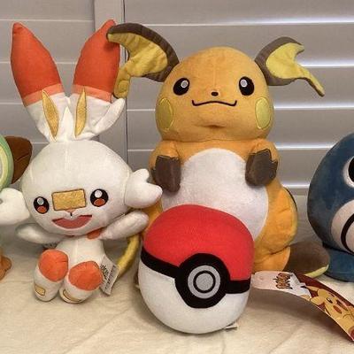 MMB163 Five Pokémon Plushies 
