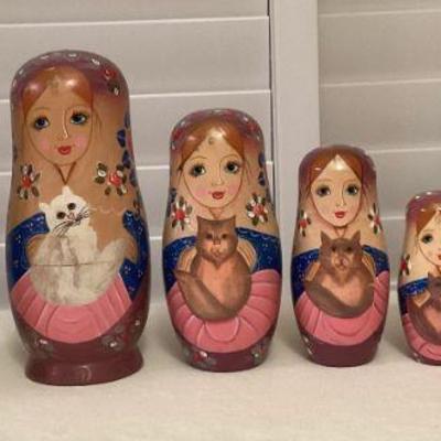 MMB124 Russian Matryoshka Wooden Nesting Dolls