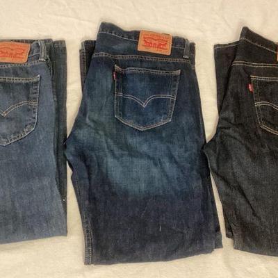 MMB117 Three Pairs Of Levi Strauss & Co. Men’s Denim Jeans Pants