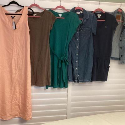 MMB125 Women’s Brand Named Clothing Size M