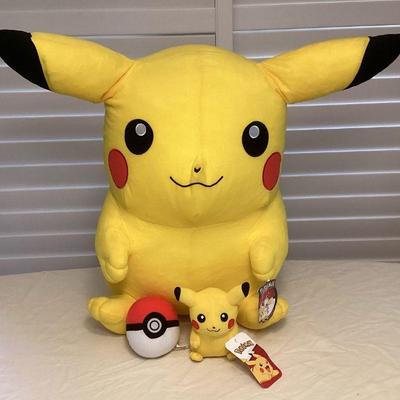 MMB179 Giant Pokémon Pikachu Plush & Two Small Plushies