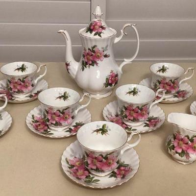 MMB061 Royal Albert England Bone China Teaset