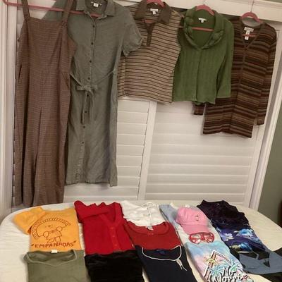 MMB082 Various Brand Named Women’s Clothing 