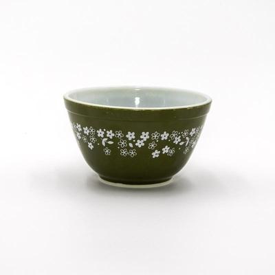 1970s Pyrex 750ml Glass Mixing Bowl with Spring Blossom Print