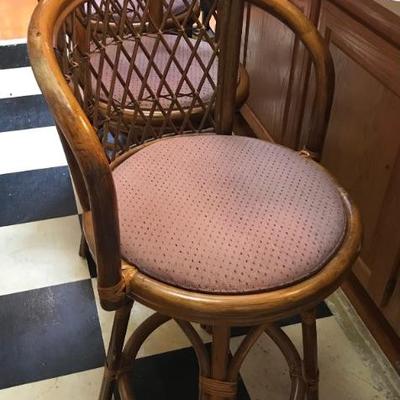 Set of 3 bar stools $129
24" seat