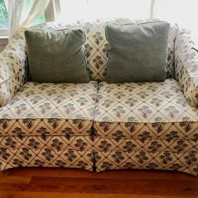 loveseat $00