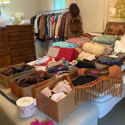 Tons of linens, pillows, blankets, quilts and MORE