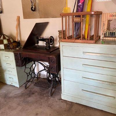 Vintage chest and 2 night stands