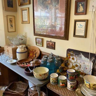 Unusual objects and decoratives