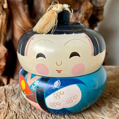 Japan Kokeshi Lacquer Trinket Box With Lid