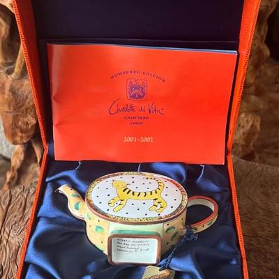 Charlotte Di Vita Collections London Tiger Kitten CM12 Hand Painted Enamel Tea Pot IOB And Paperwork