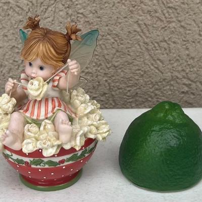 Enesco Little Kitchen Fairies " Stringing Popcorn Fairie" 2006 Figurine With Faux Lime