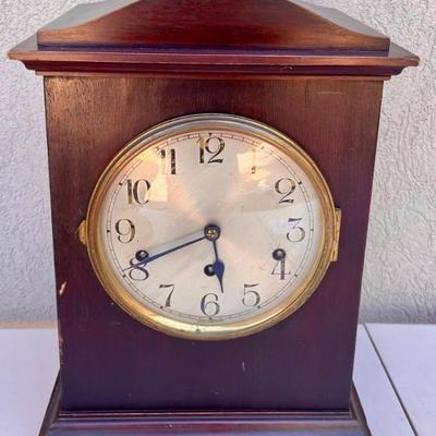 Antique 56111 Kienzle Clock Company Mantle Clock With Key And Pendulum Made In Germany