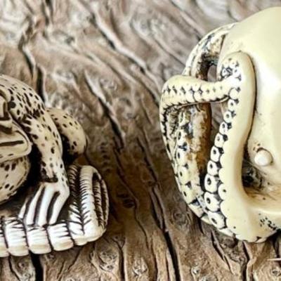 (2) Replica Netsuke Resin - Seated Frog BM MMA And Octopus PMS
