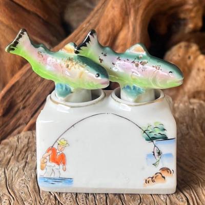 Vintage Nodding Or Nodders Trout Salt & Pepper Shakers Original Corks 
