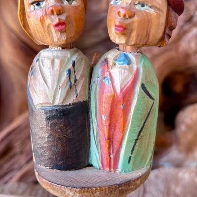 Vintage Anri Carved Wood Kissing Couple Bottle Stopper Made In Italy