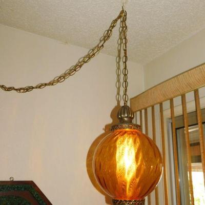 Amber sway lamp