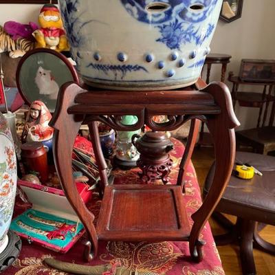 Rosewood Vase Stand