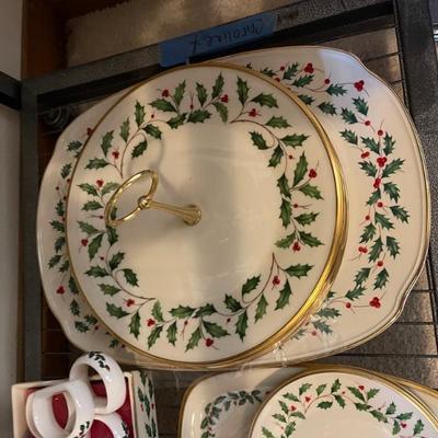 Xmas dishware 