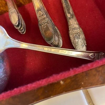 Silverware sets 