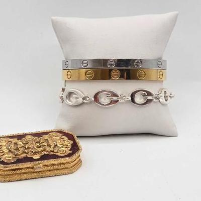 #1002 • Costum Jewelry
