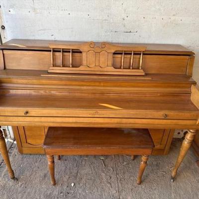 #9000 • Wurlitzer Piano