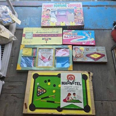 #3526 • Monopoly, Origami Gift Set, Weaving Loom
