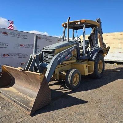 #125 • John Deere Backhoe Loader 310J
