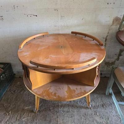 #9102 • Round Table
