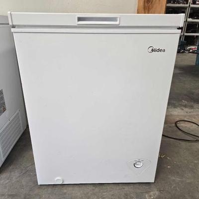 #2512 • Midea Chest Freezer