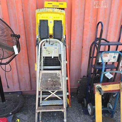 #80104 • (4) Ladders
