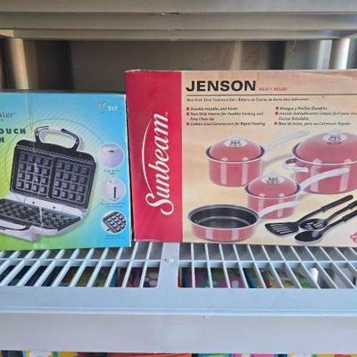 #10582 • Toastmaster Waffle Maker and Sunbeam Jenson Cookware Set
