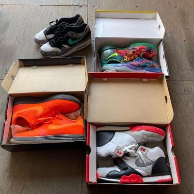 #4028 • (4) Pairs of Nike Shoes